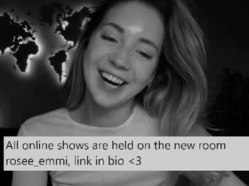 Miss Emmi English speaking webcam model